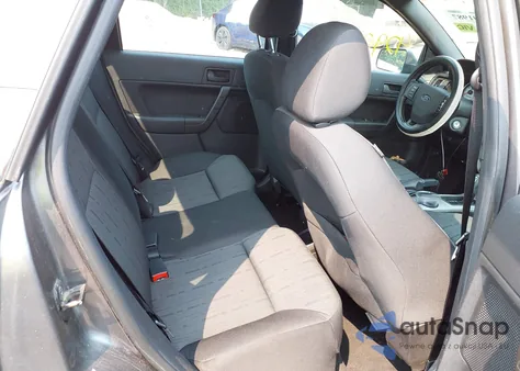 2010 Ford Focus Se z USA, uszkodzony, nr VIN 1FAHP3FN6AW250270